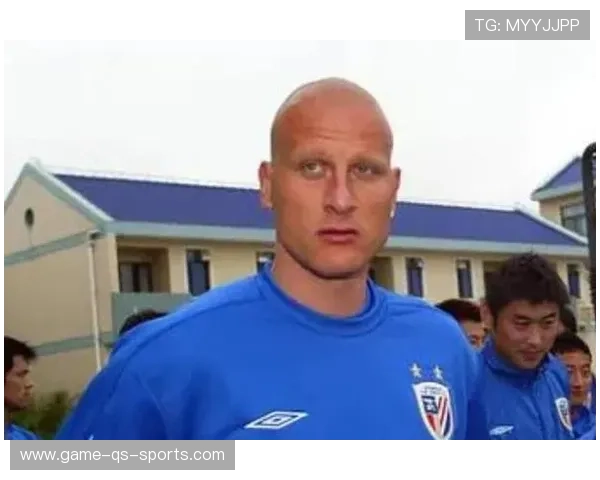 足球史上十大光头球星盘点 这些无发之人的传奇故事与球场辉煌