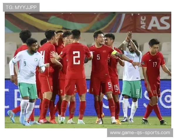 退役球星重返绿茵场为慈善出力 足球慈善赛聚焦明星球员公益行动